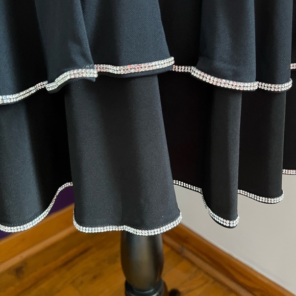 Frank Lyman Sleeveless Dress With Crystal Details - Picture 7 of 9